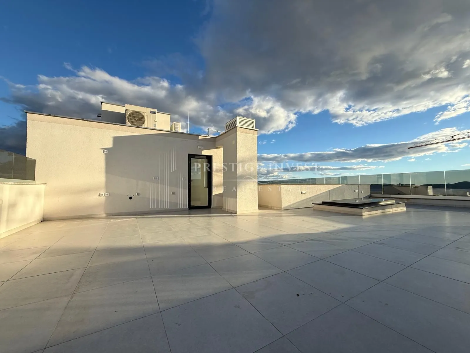 zadar- penthouse s galerijom i krovnom terasom - slika 47