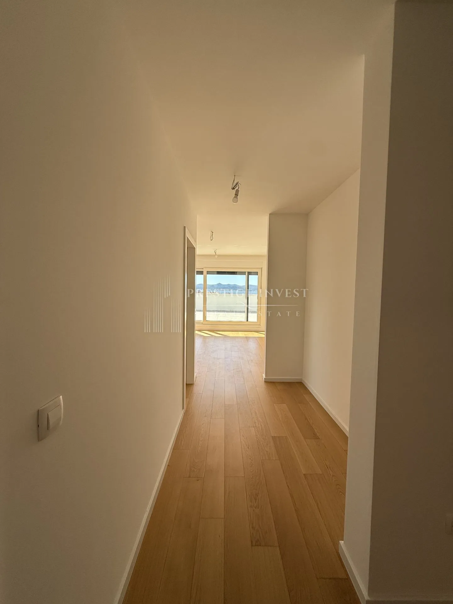 zadar-namješten trosoban penthouse s garažom - slika 22