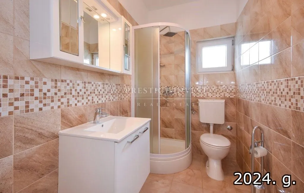 villa prvi red uz more, trogir, čiovo - slika 16