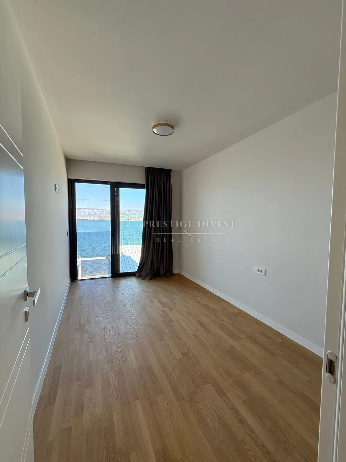 privlaka- s7- dvosoban stan prvi red uz more - slika 46