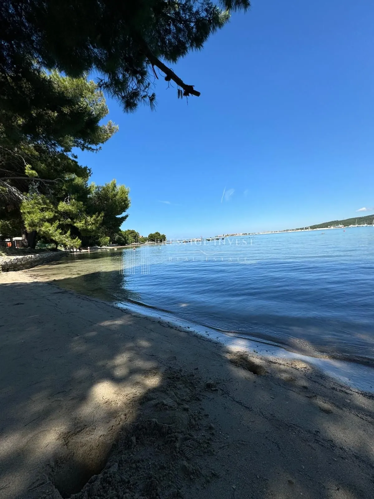 sukošan- građevinsko zemljište- 40m od plaže- 460m2 - slika 2