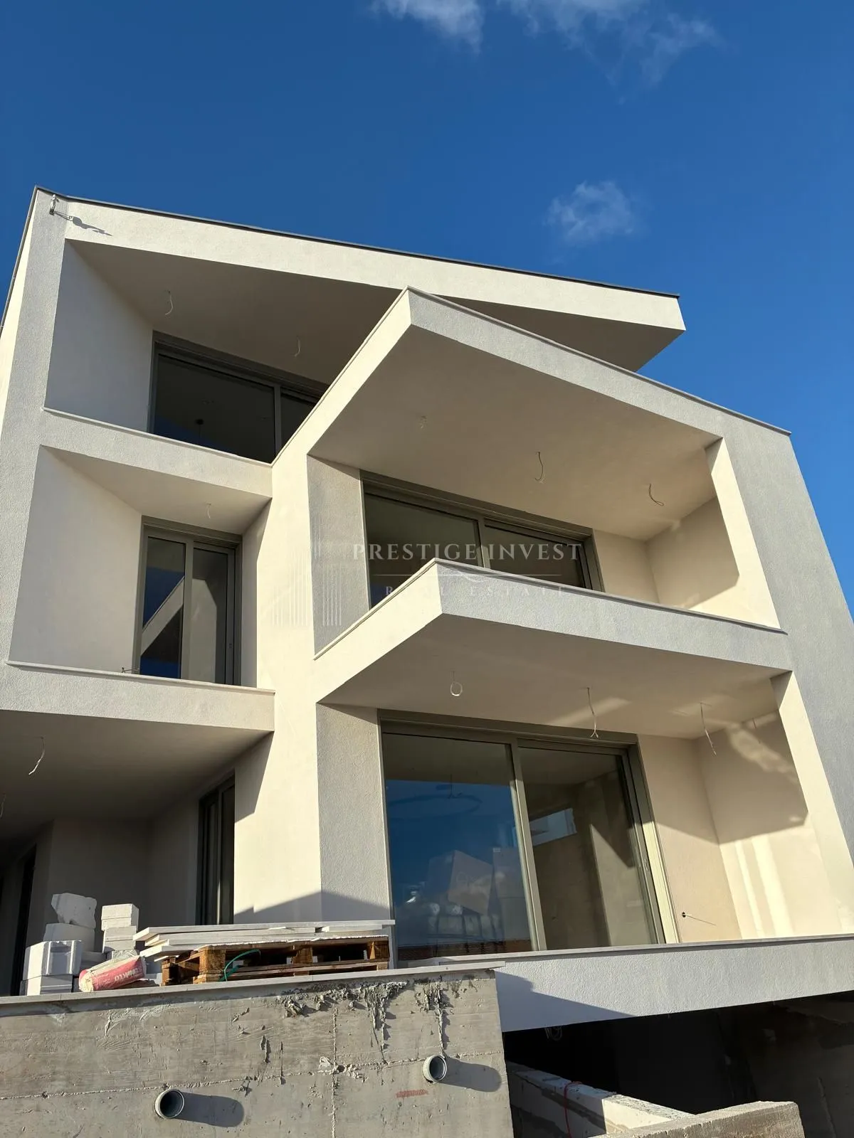 rogoznica-centar- pogled na more- bazen - slika 21