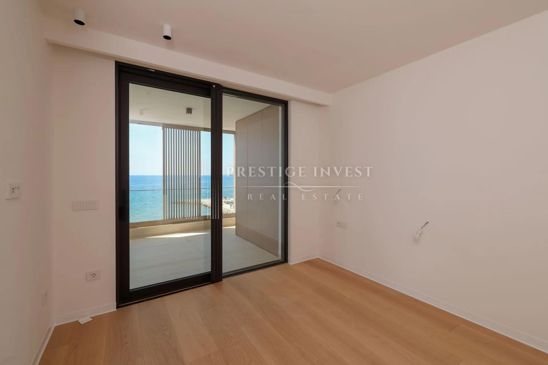 penthouse s privatnim liftom i krovnom terasom- prvi red - slika 22