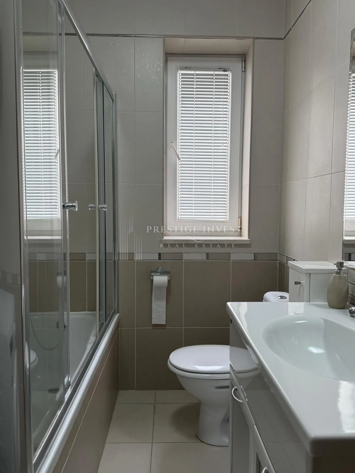 kuća s 3 stana - prvi red uz more - 580m2 - slika 53