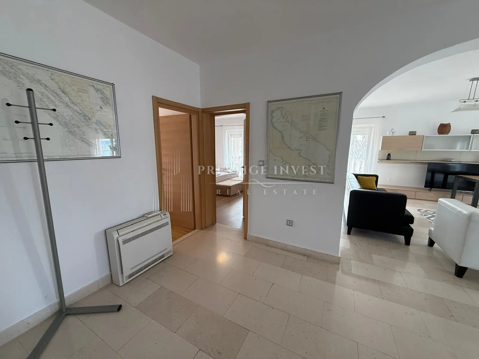 kuća s 3 stana - prvi red uz more - 580m2 - slika 35