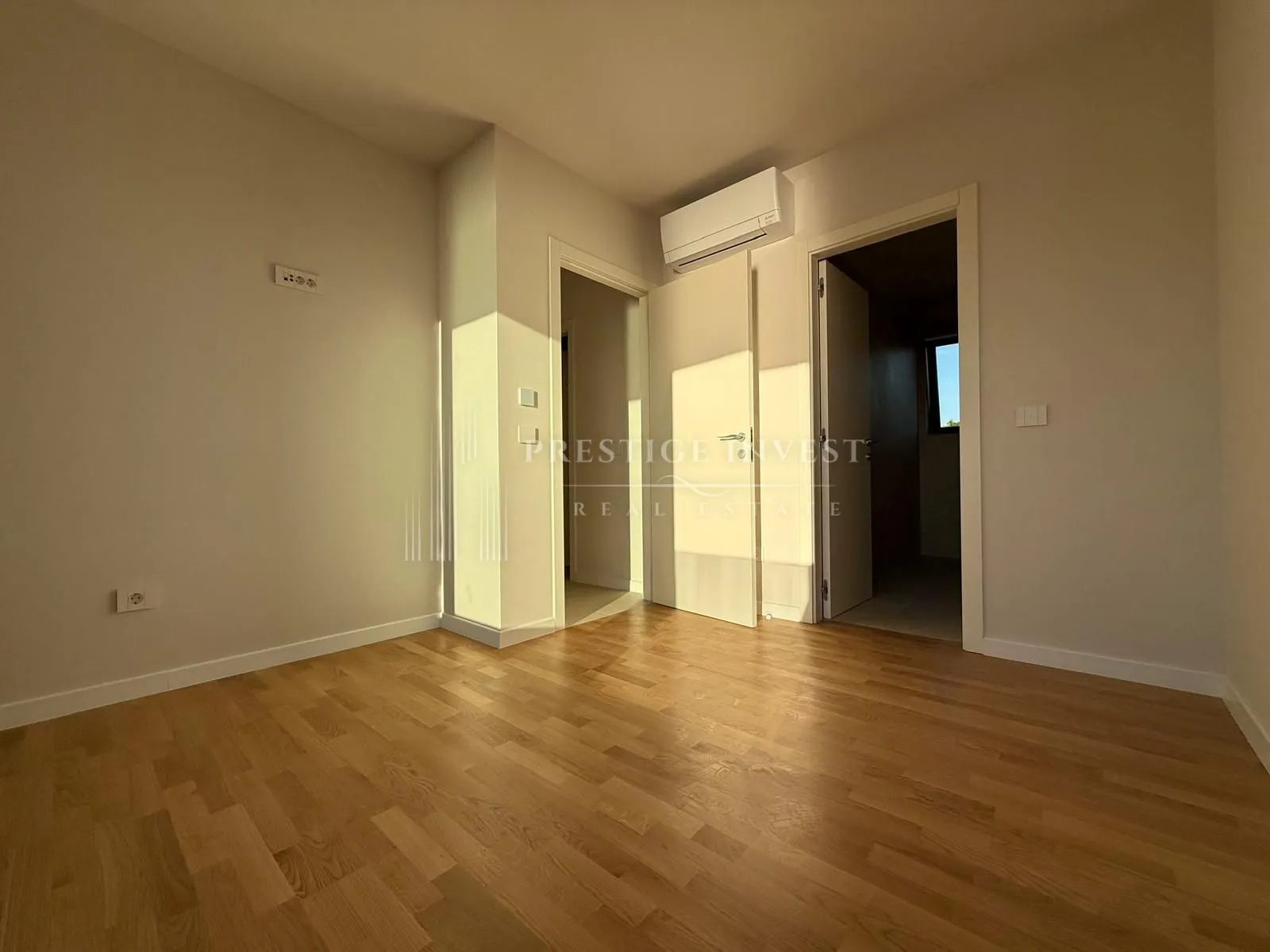 penthouse - s8- trosoban stan prvi red uz more - slika 29