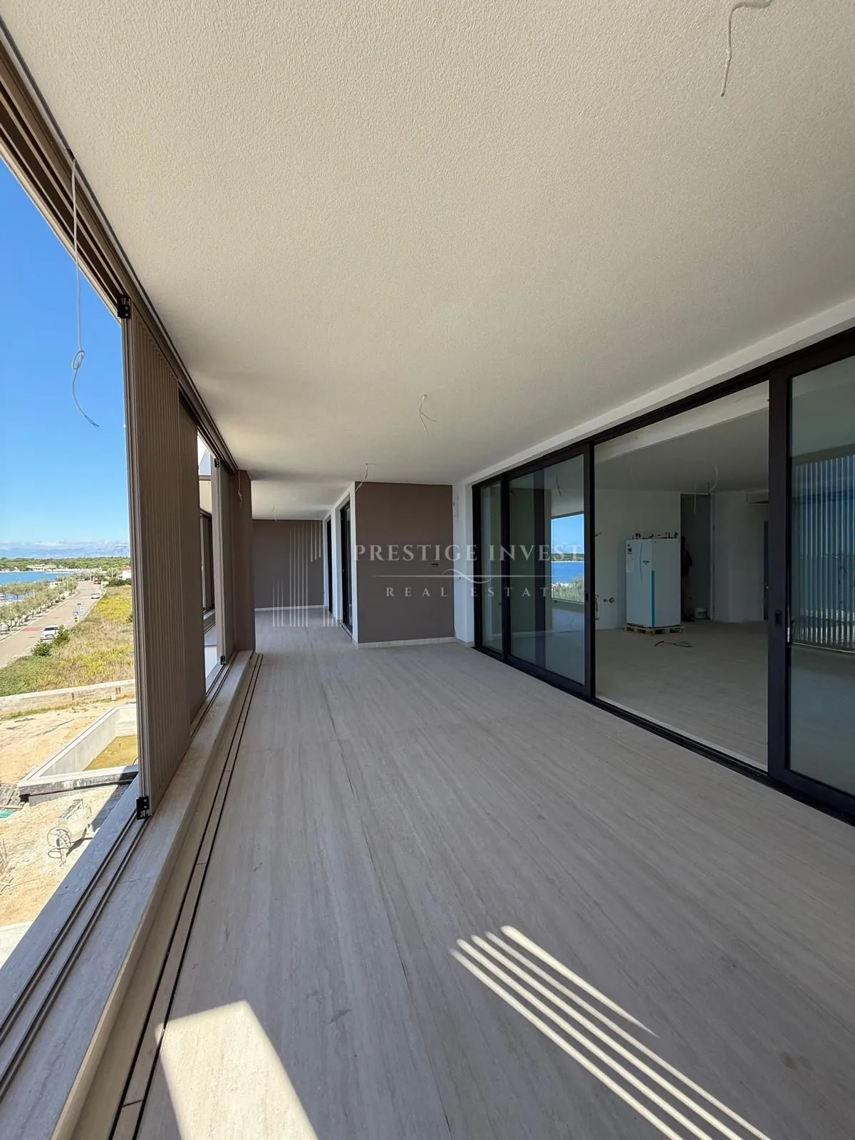 penthouse s privatnim liftom i krovnom terasom- prvi red - slika 8