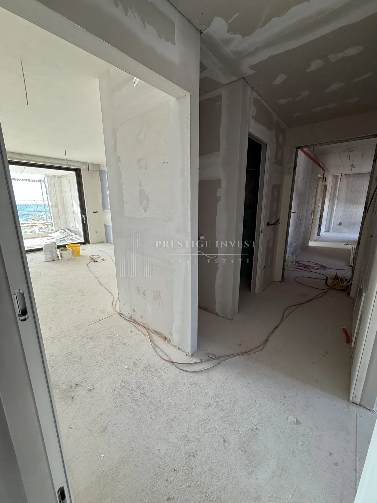 prvi red uz more- dvosoban stan s3- 90m2 - slika 28