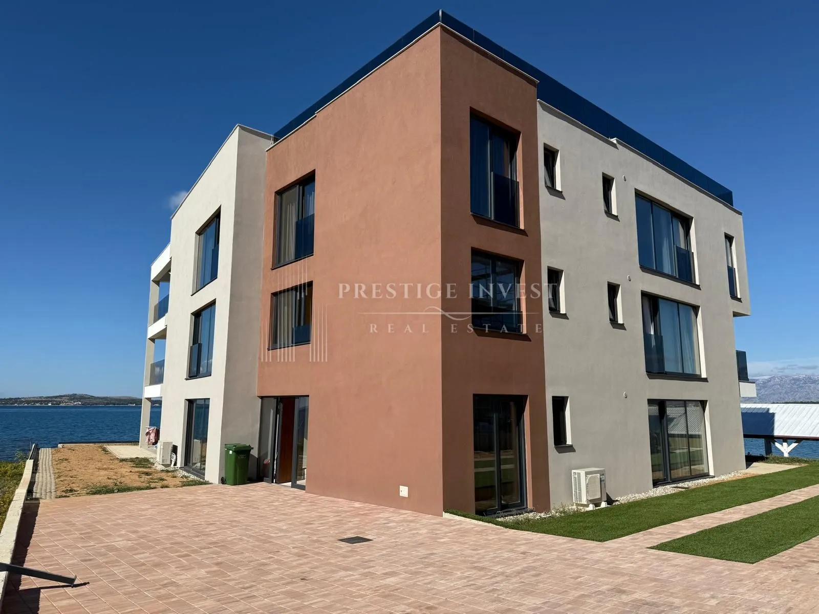 privlaka- s7- dvosoban stan prvi red uz more - slika 45