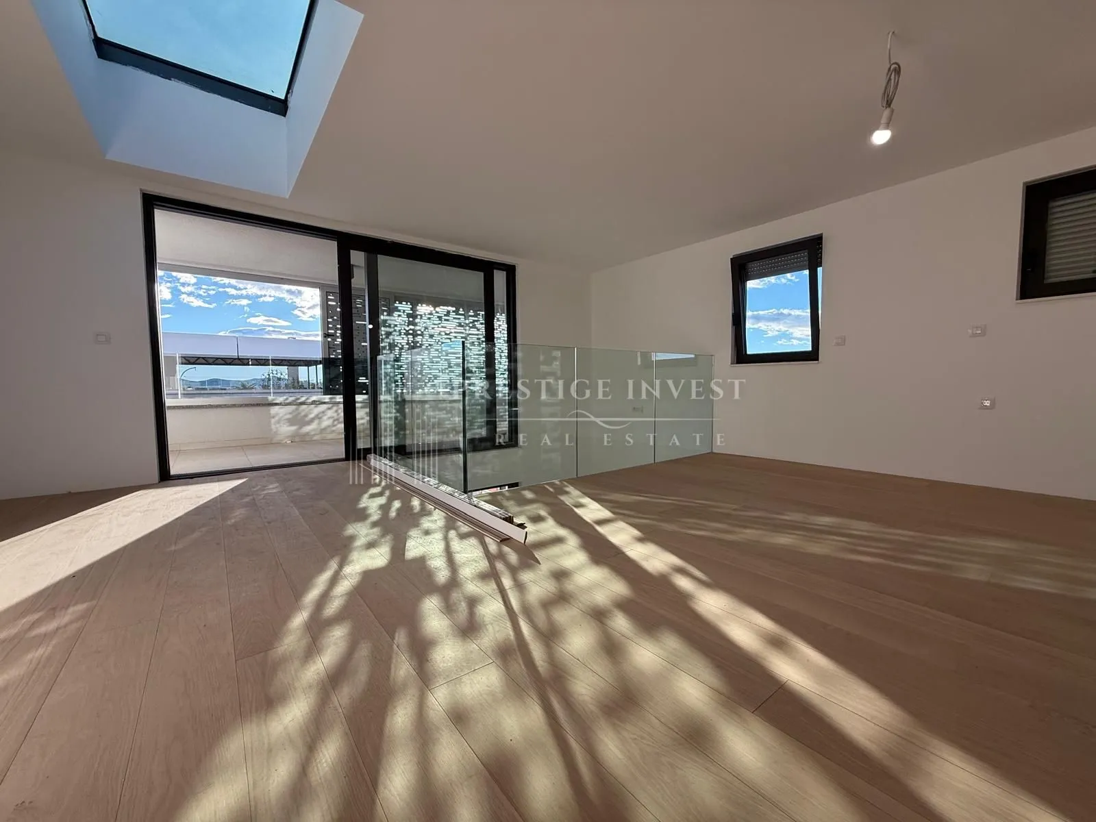 zadar- penthouse s galerijom i krovnom terasom - slika 38