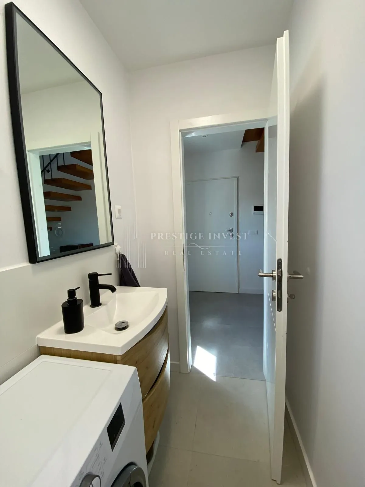diklo- trosoban penthouse s krovnom terasom i pogledom na more - slika 24