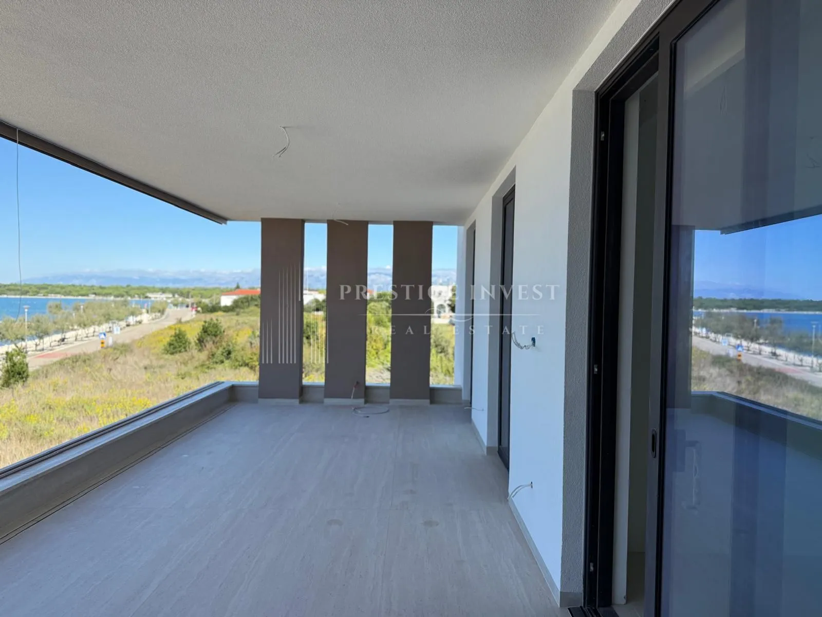 penthouse s privatnim liftom i krovnom terasom- prvi red - slika 11