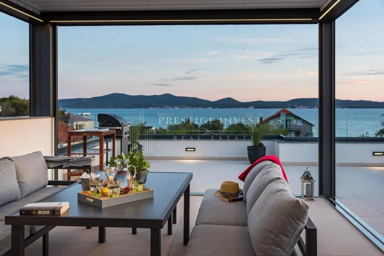 Luksuzan Penthouse s krovnom terasom-230m2- DRUGI RED UZ MORE - Sukošan