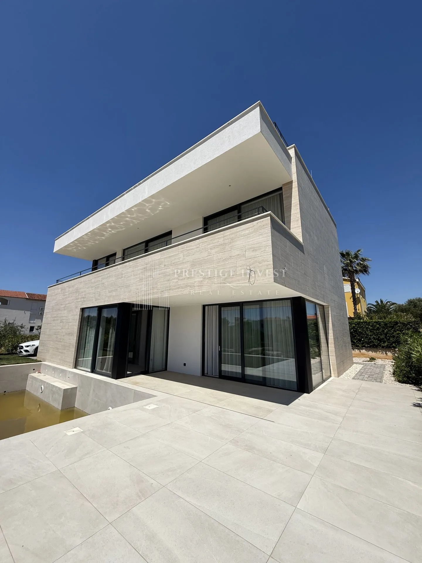 SUKOŠAN- Luksuzna Vila s pogledom na more