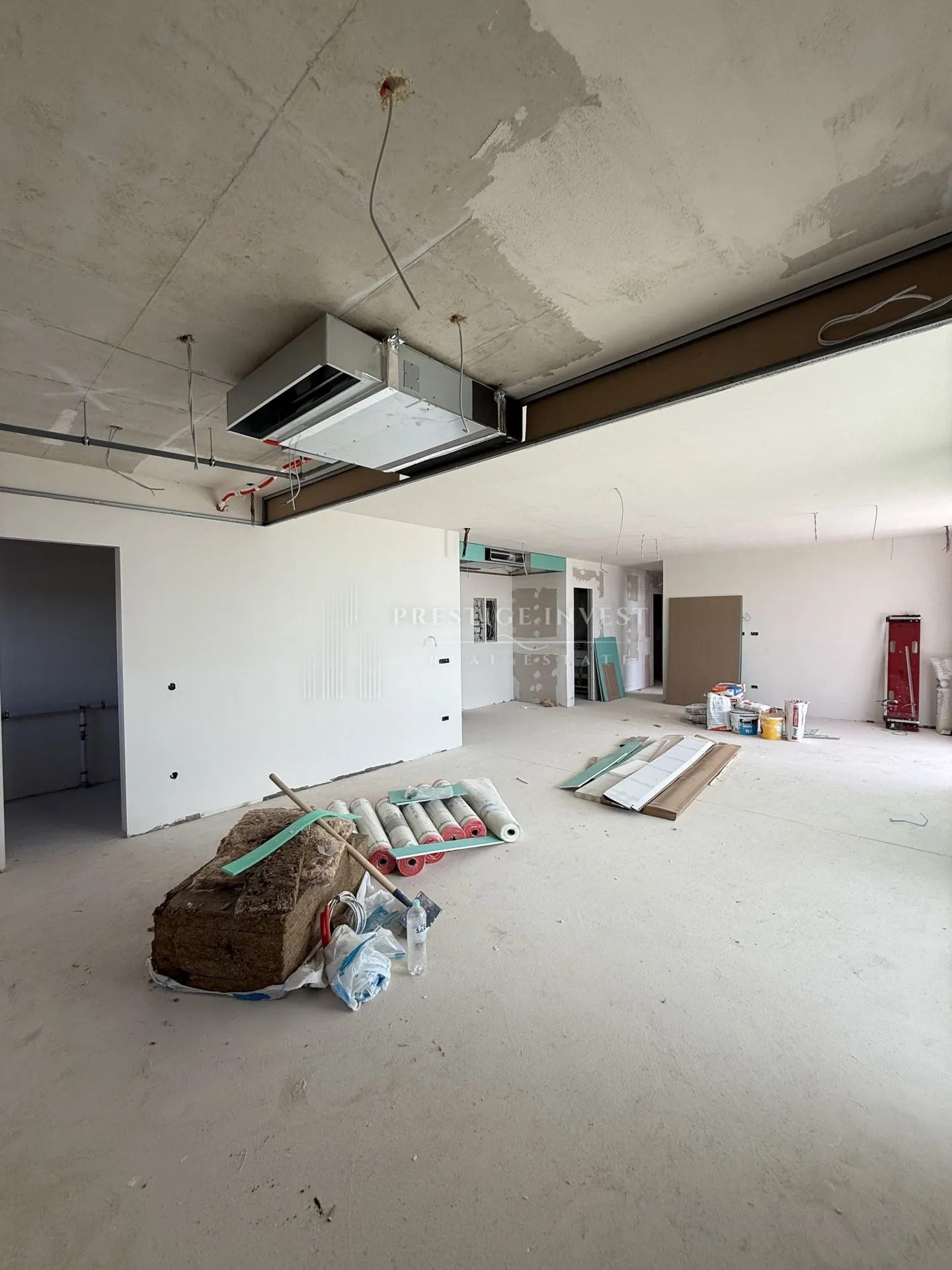 prvi red uz more- 3soban stan s bazenom- 240m2 - slika 22