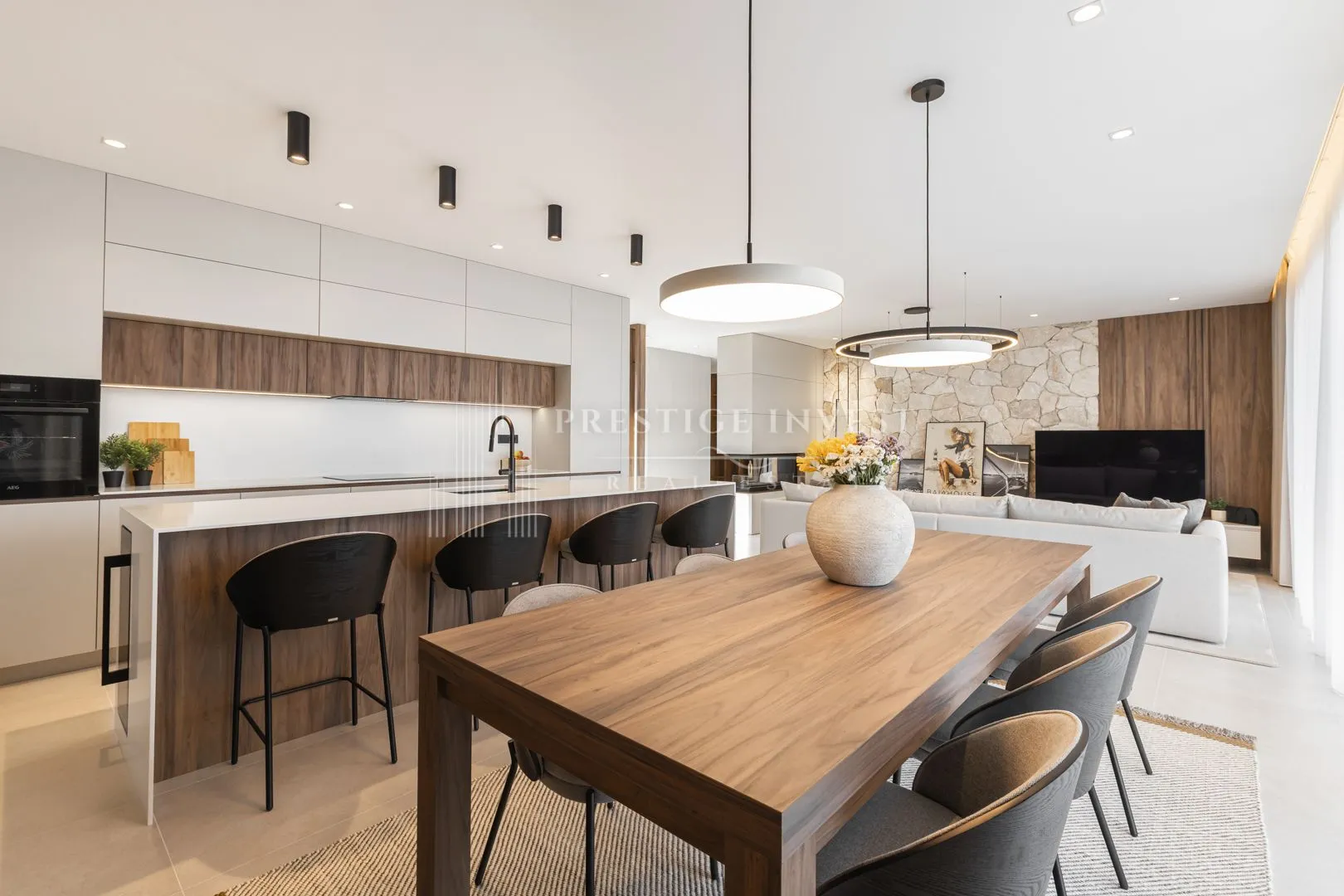 rogoznica- centar- luksuzan namješten penthouse - slika 13