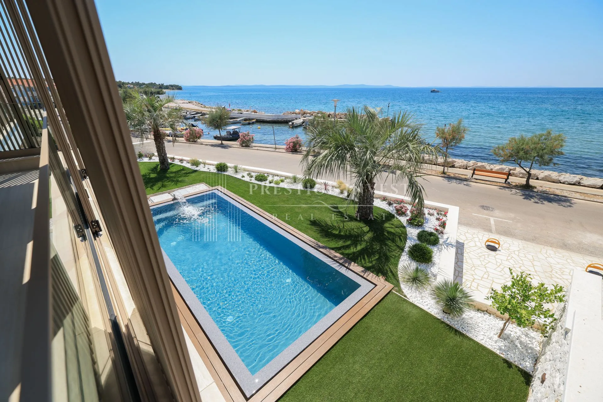 penthouse s privatnim liftom i krovnom terasom- prvi red - slika 53