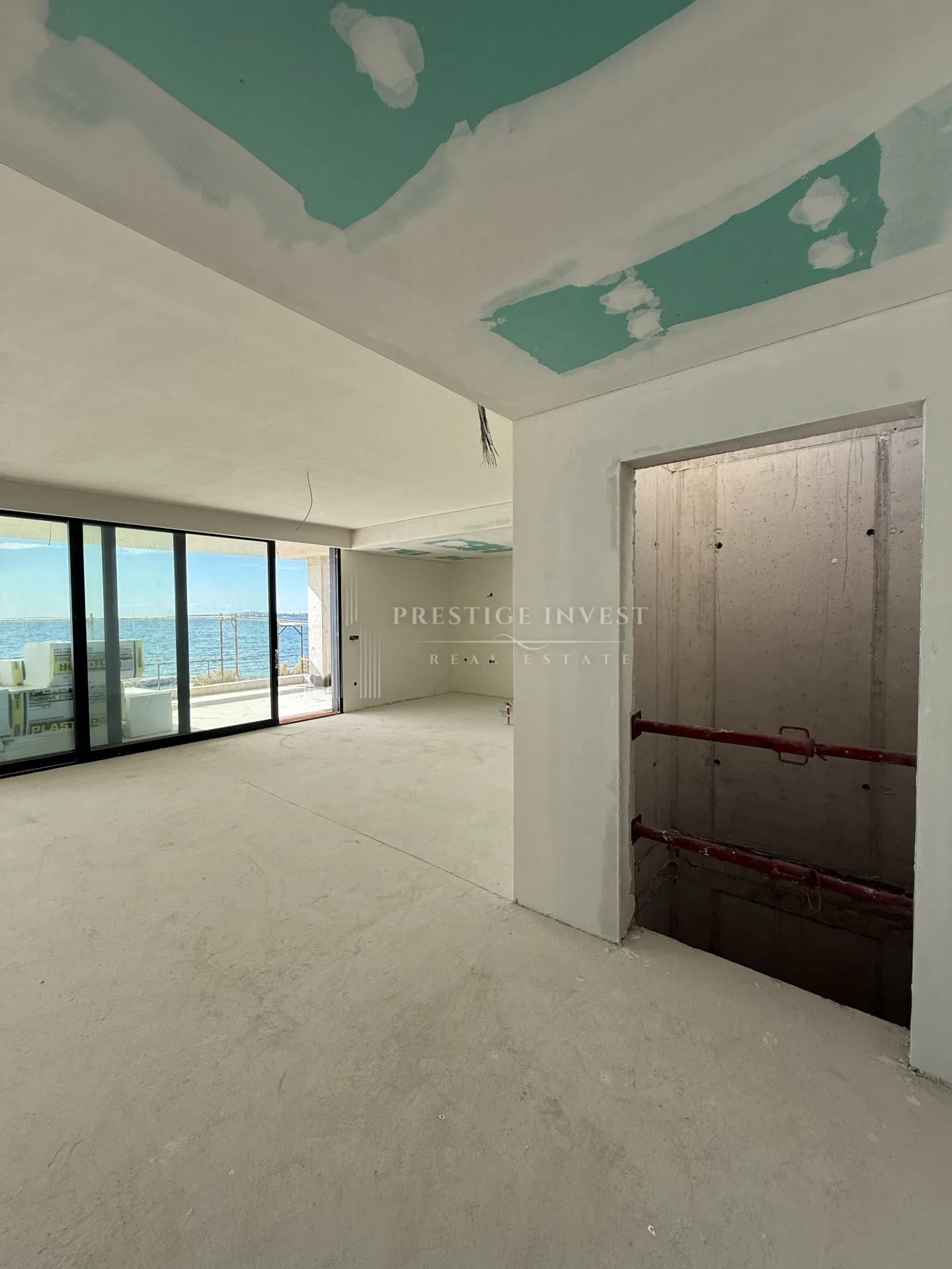 penthouse- prvi red uz more- privatni lift- 343m2 - slika 12