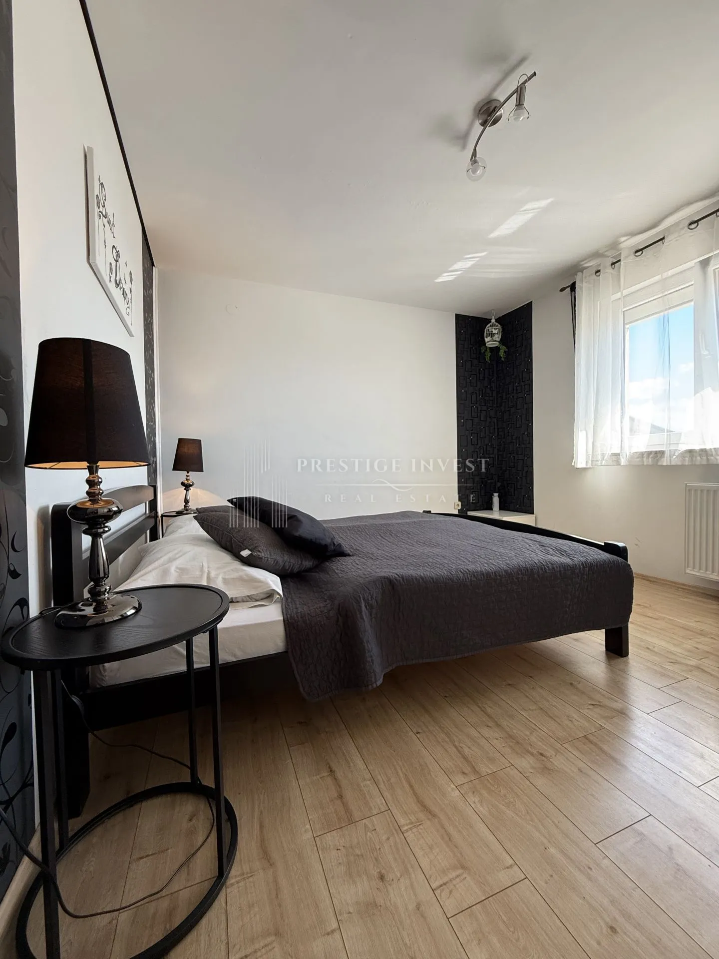 prvi red uz more- trosoban penthouse s krovnom terasom - slika 62