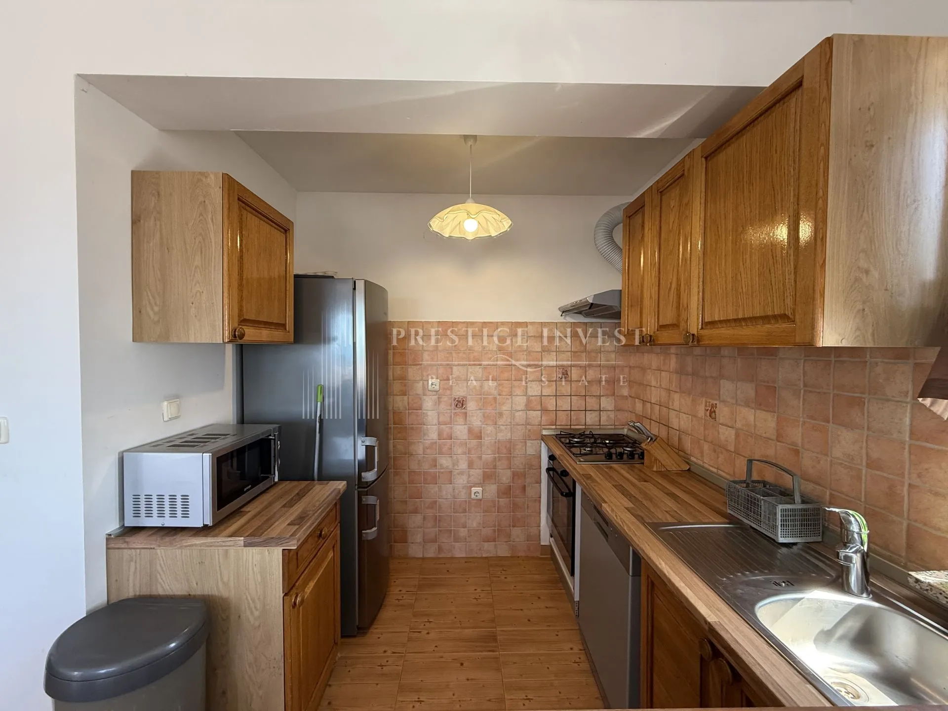 prvi red uz more- trosoban penthouse s krovnom terasom - slika 27