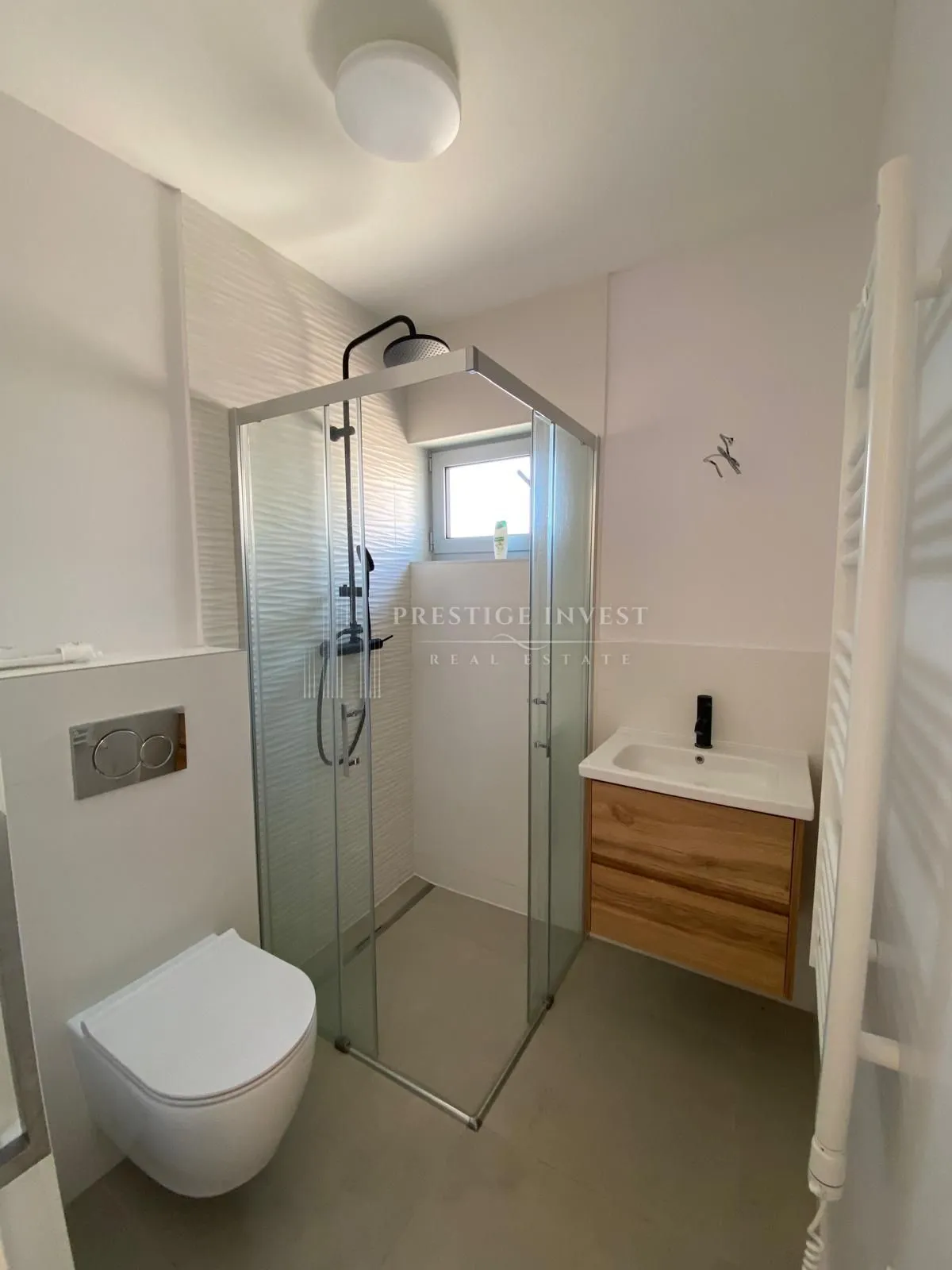 diklo- trosoban penthouse s krovnom terasom i pogledom na more - slika 21