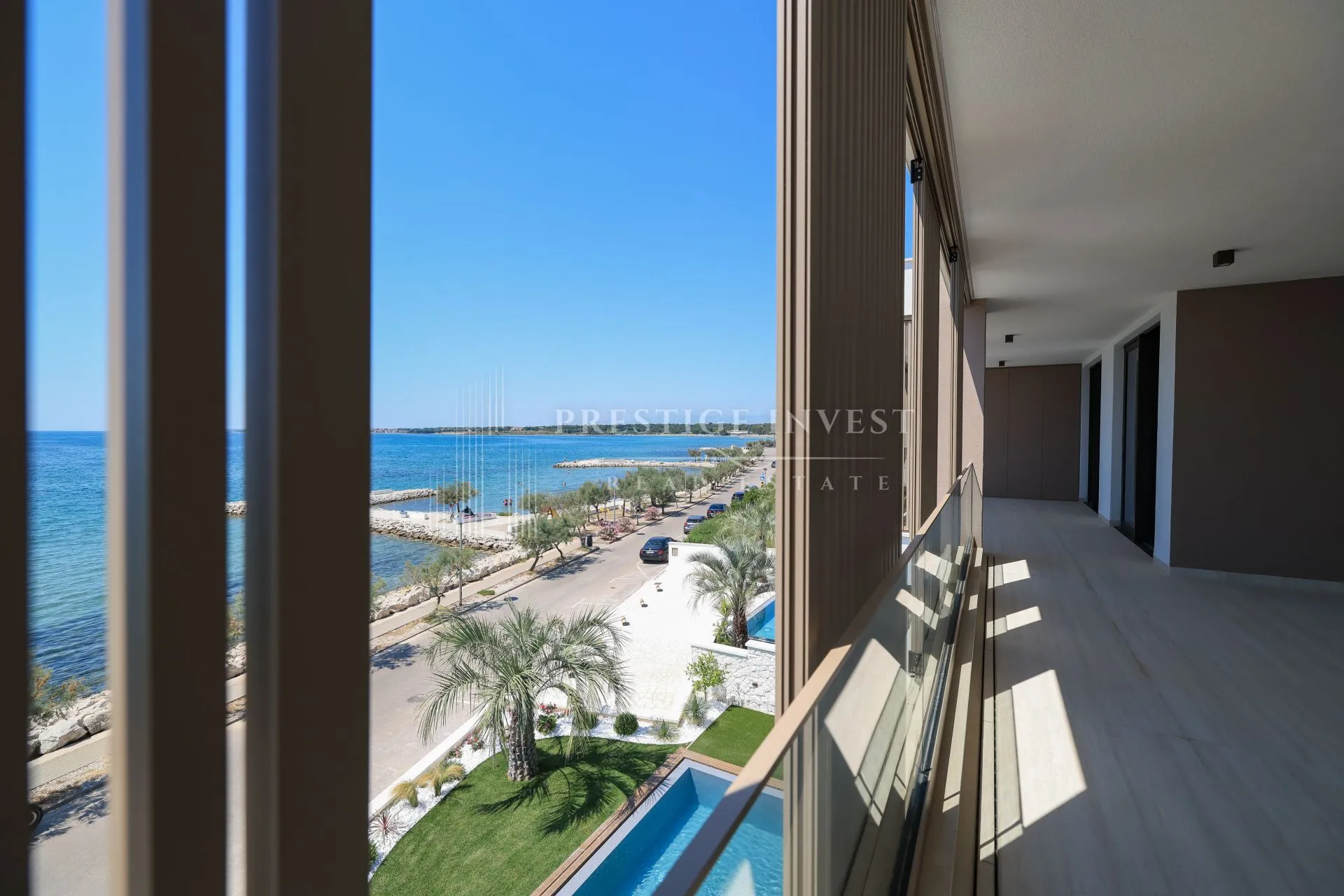 penthouse s privatnim liftom i krovnom terasom- prvi red - slika 18