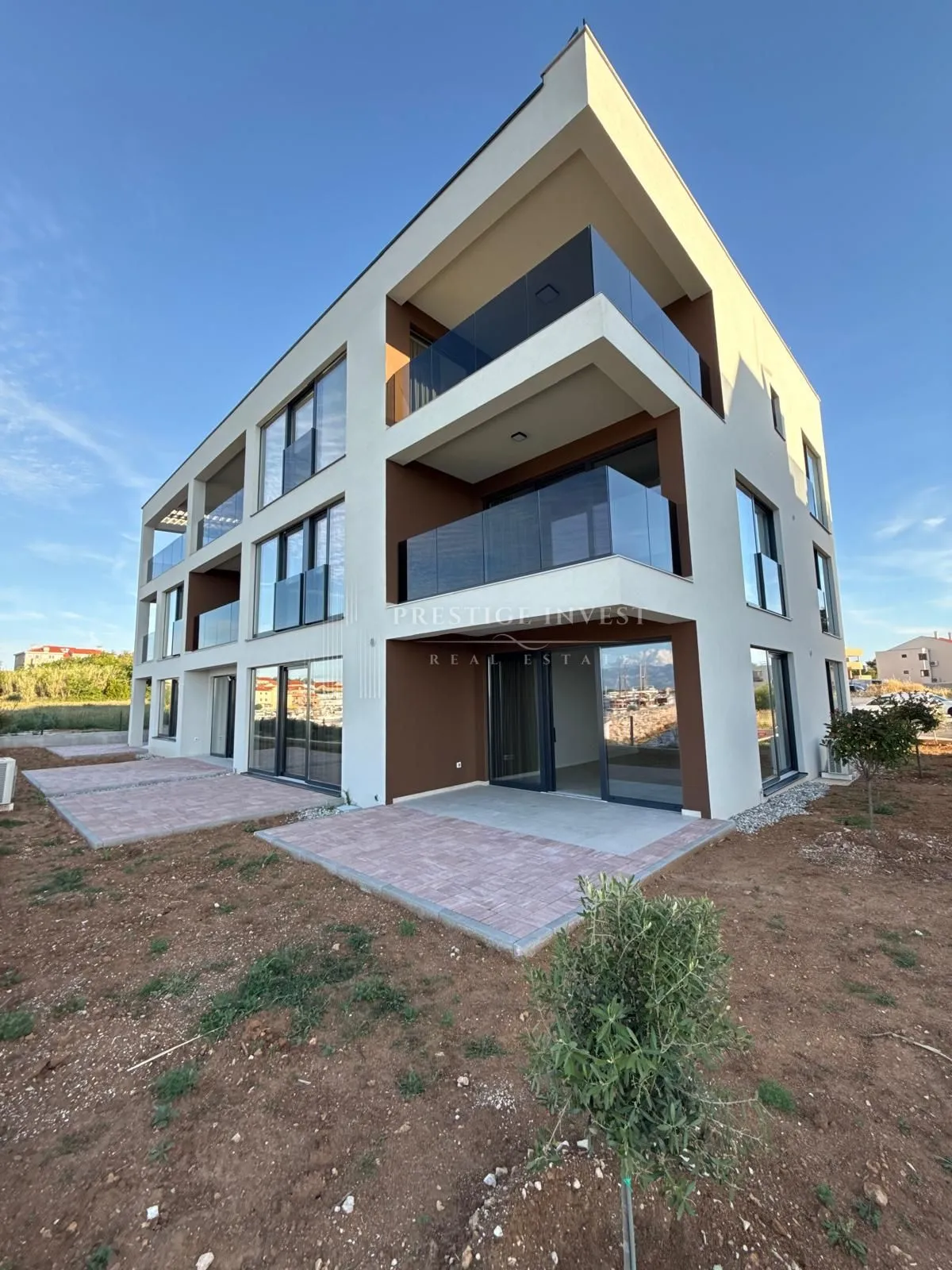 penthouse - s8- trosoban stan prvi red uz more - slika 3