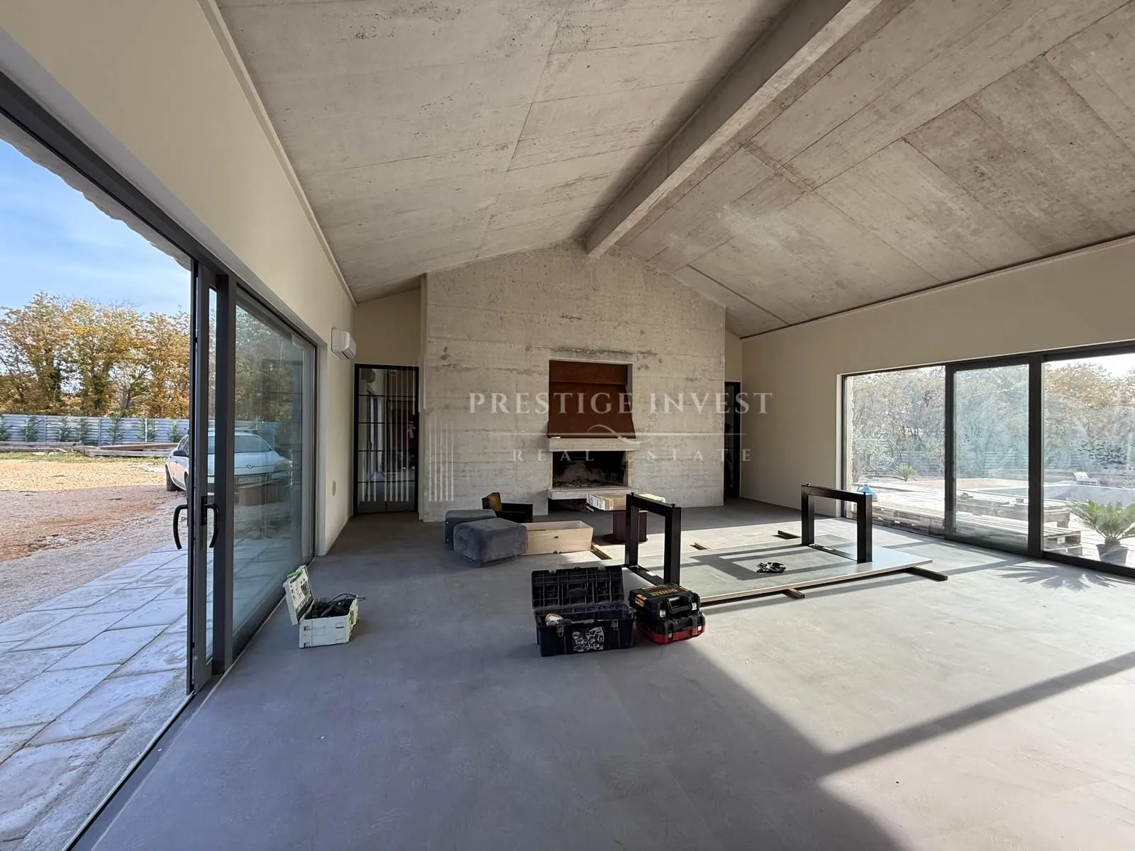 luksuzna prizemnica s 2550m2 okućnice i bazenom - slika 28