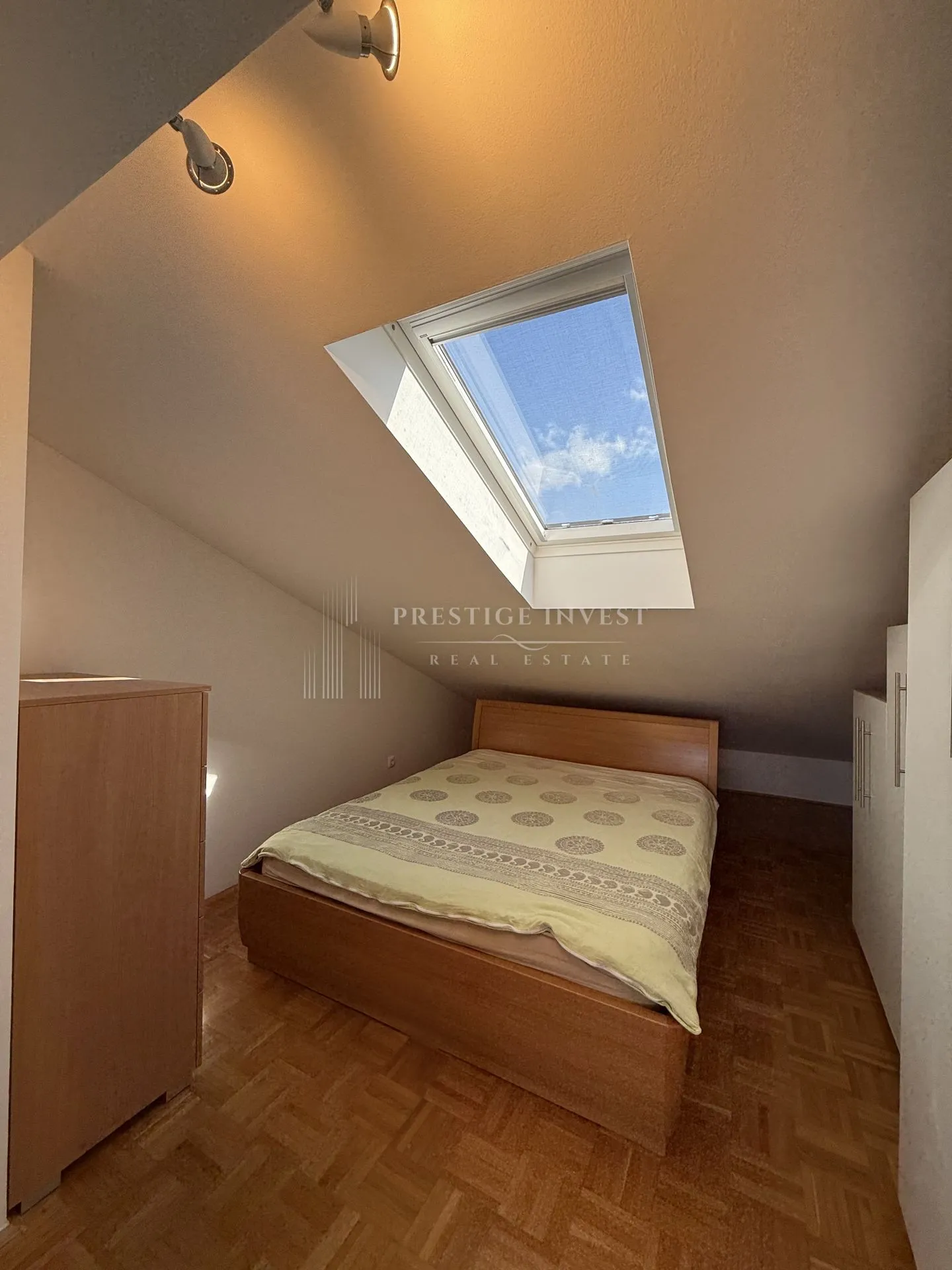 zadar- trosoban stan s garažom- 90m2 - slika 26