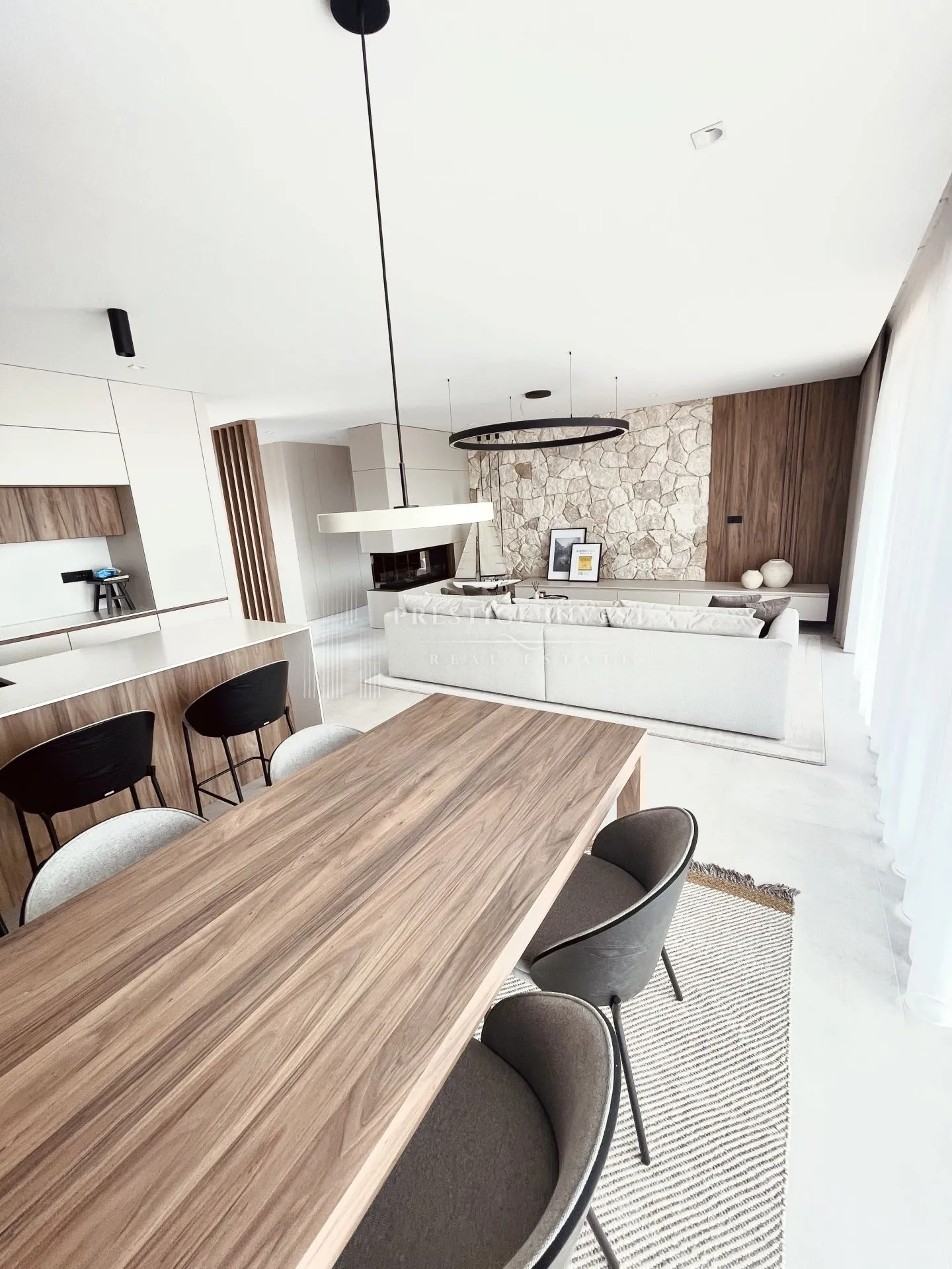 rogoznica- centar- luksuzan namješten penthouse - slika 61