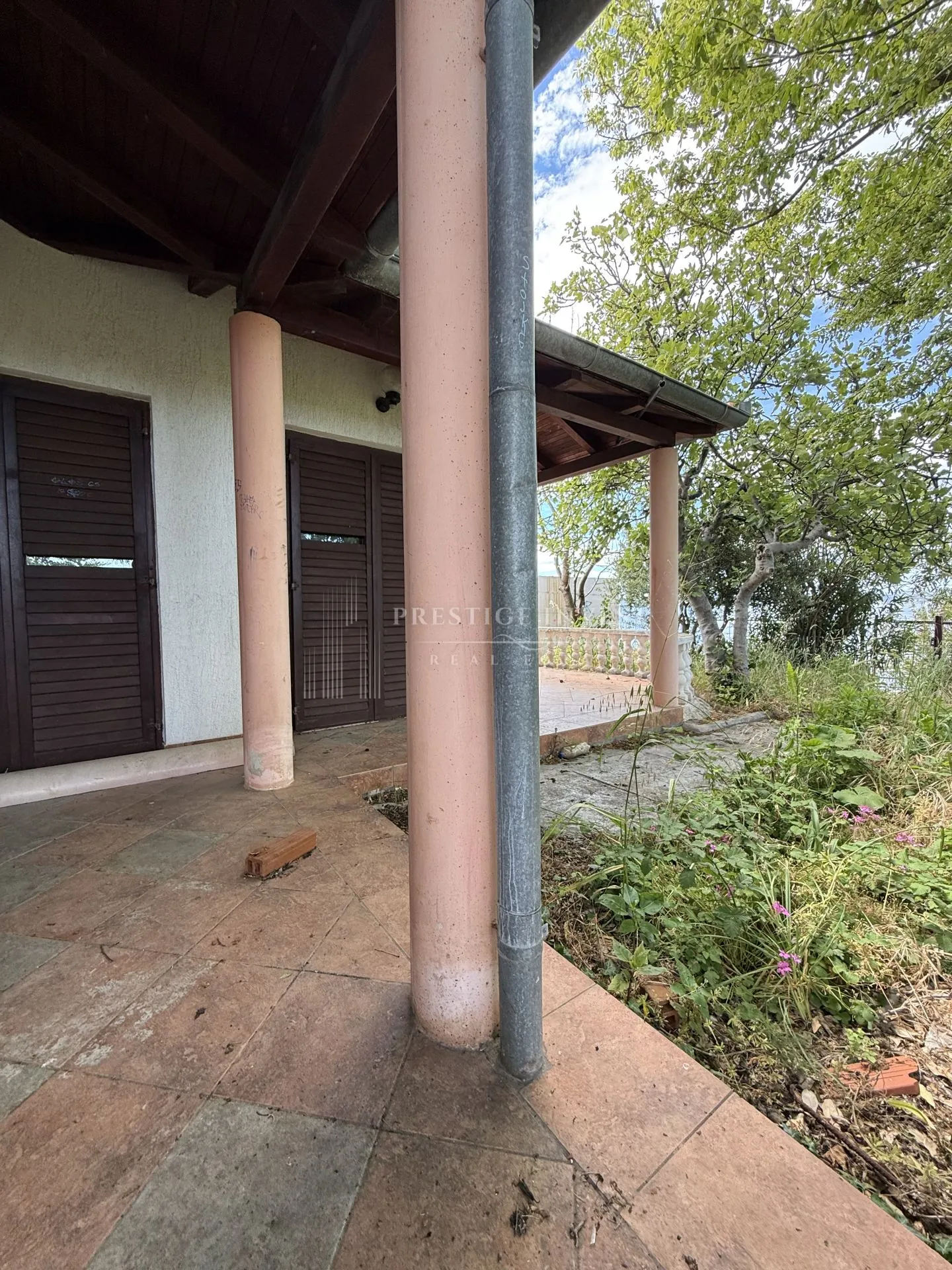 prilika- prvi red uz more- kuća 480m2 - slika 13