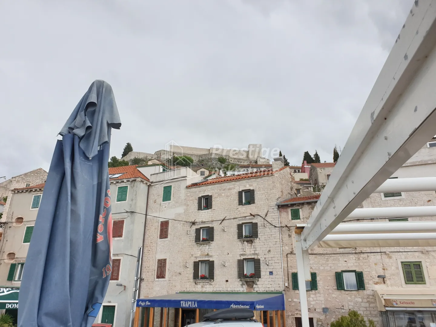prilika! kuća na samoj rivi u šibeniku! - slika 21