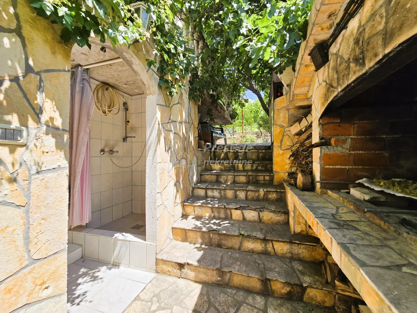 šušnjar, kruševo, prostrana kuća, 80m od mora - slika 24
