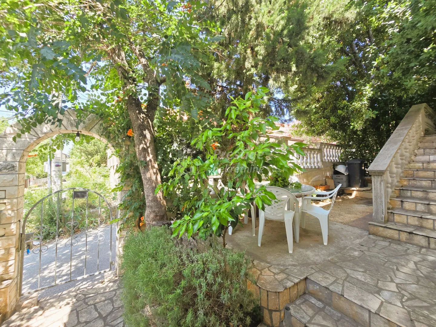 šušnjar, kruševo, prostrana kuća, 80m od mora - slika 28