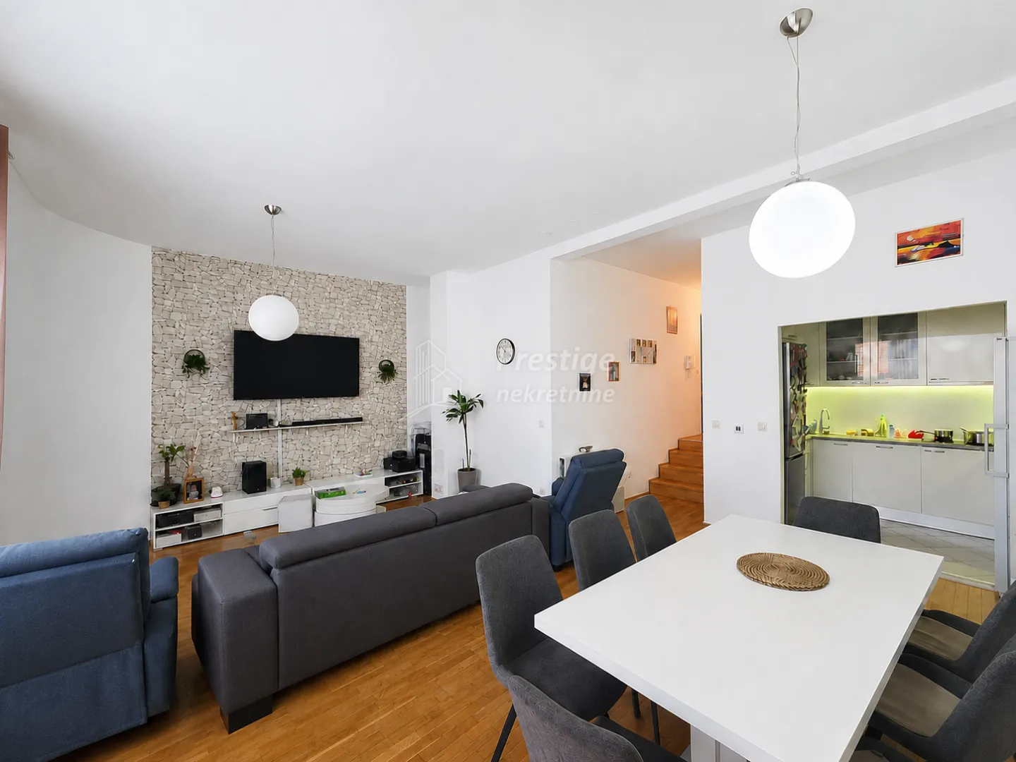 Ilica, prostrani stan, 84 m2 + 2 VPM - Zagreb