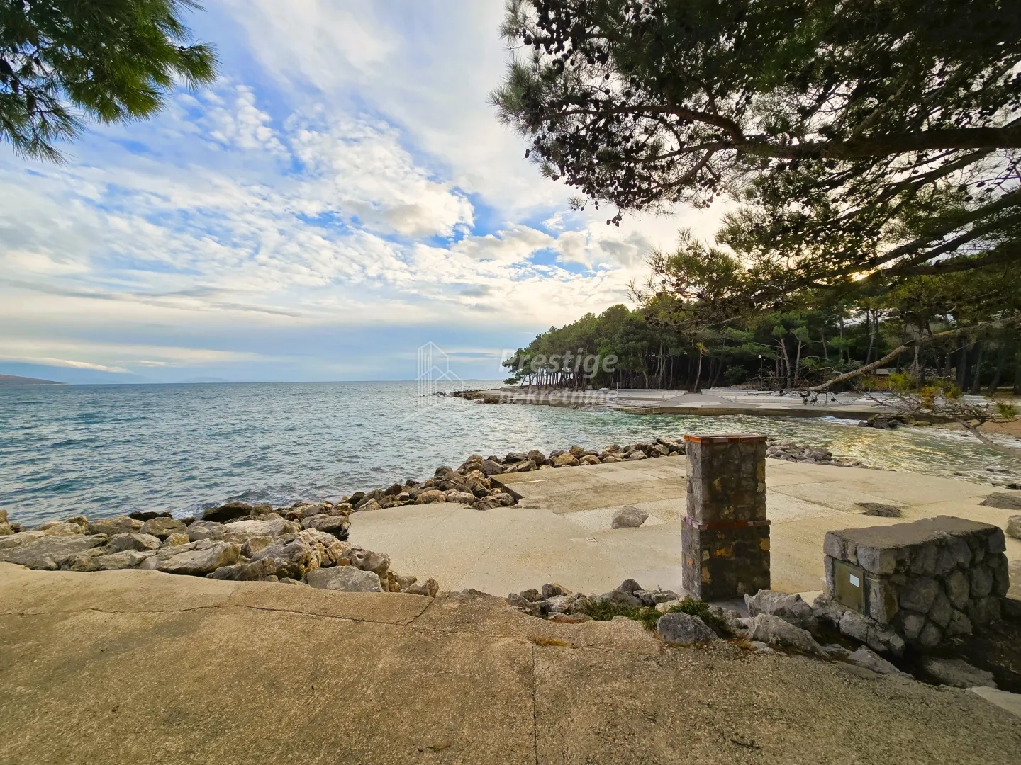 grad krk, atraktivno građevinsko zemljište, 860 m2 - slika 3