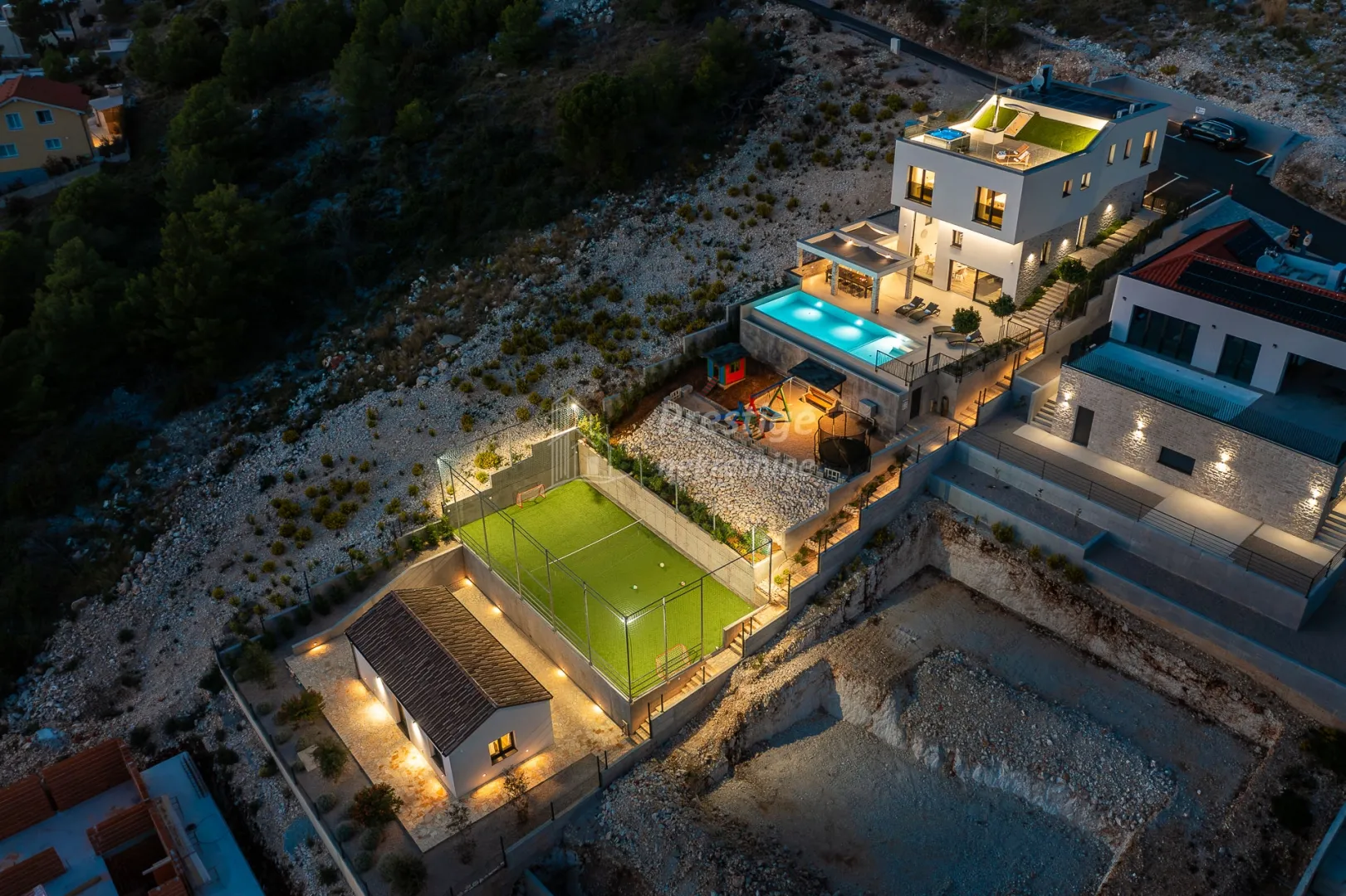 žaborić, luksuzna vila s bazenom i sportskim terenom - slika 133