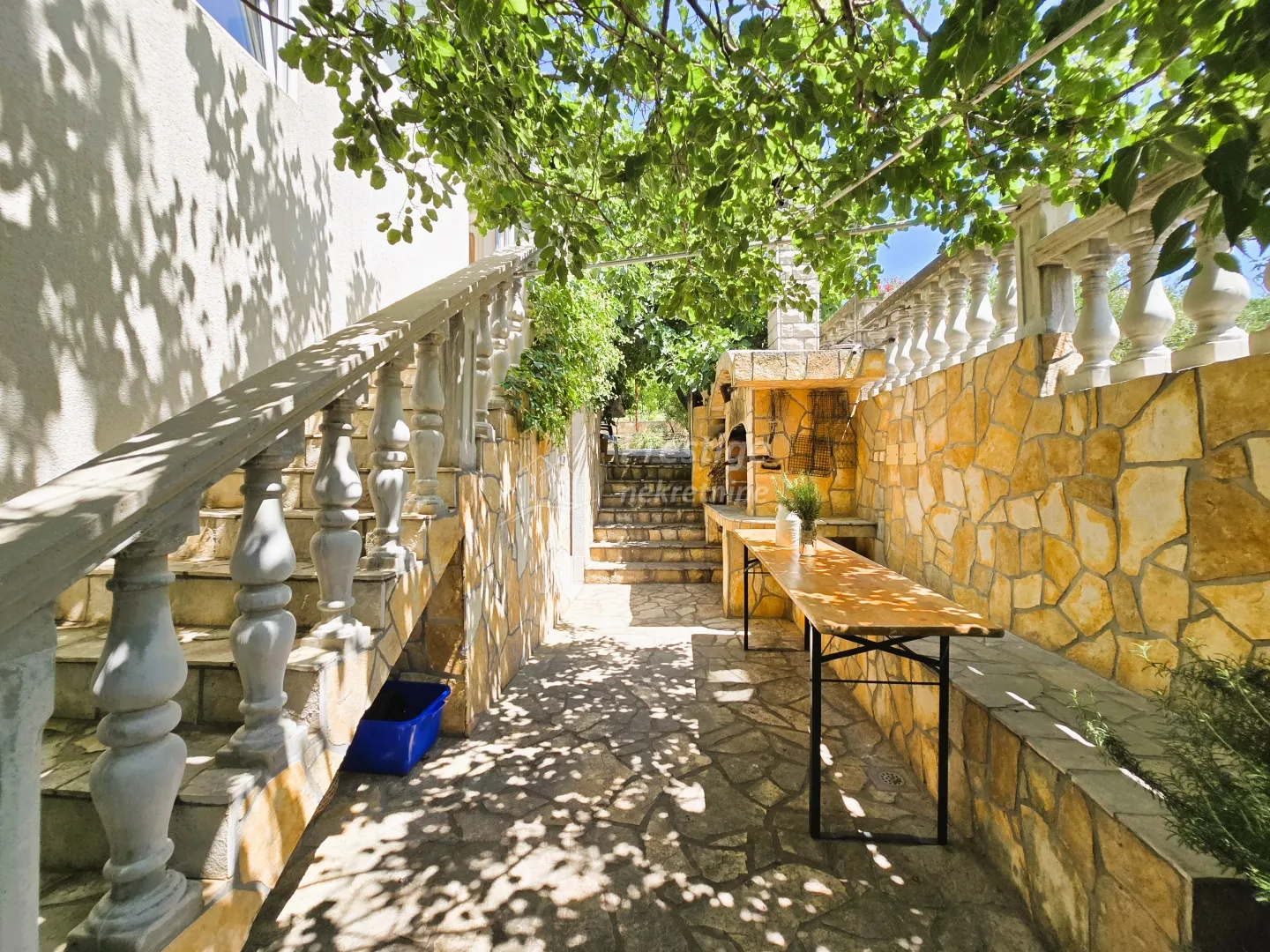 šušnjar, kruševo, prostrana kuća, 80m od mora - slika 23