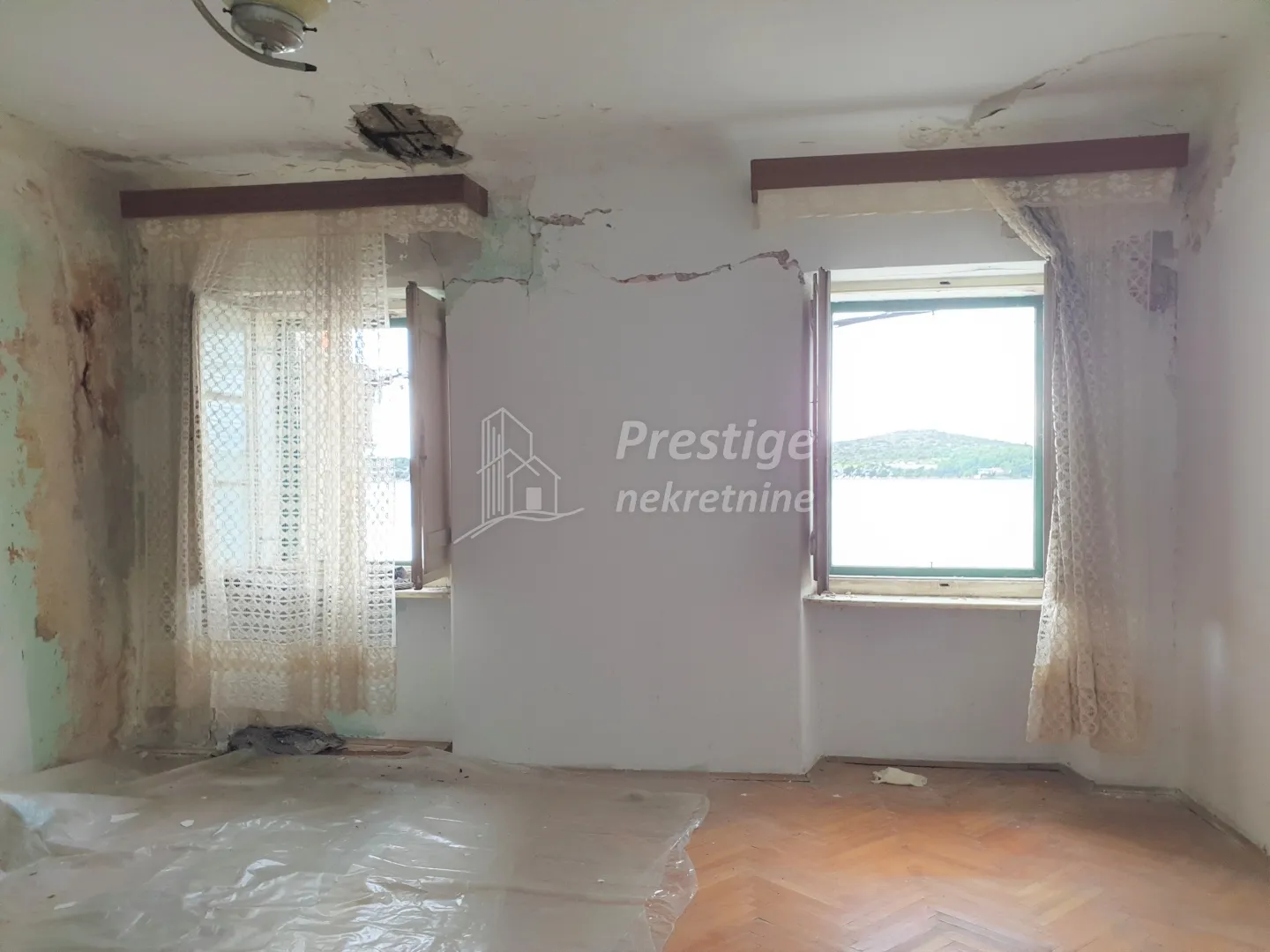prilika! kuća na samoj rivi u šibeniku! - slika 26