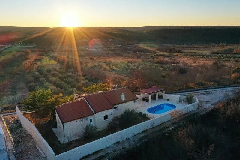 pridraga- prekrasna kamena villa s bazenom,oaza mira i prirode - slika 5