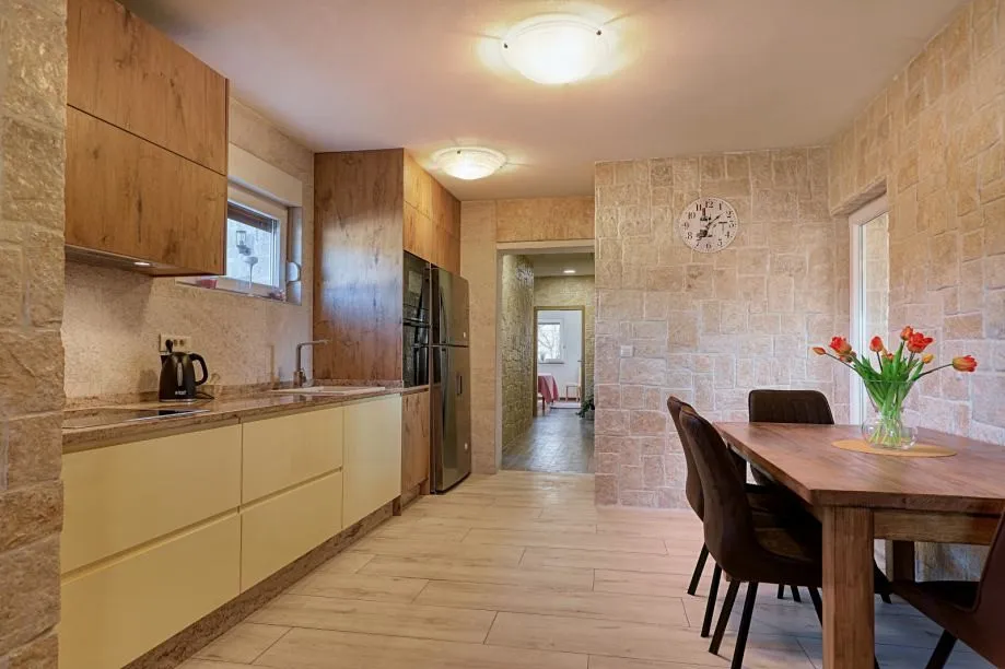 pridraga- prekrasna kamena villa s bazenom,oaza mira i prirode - slika 9