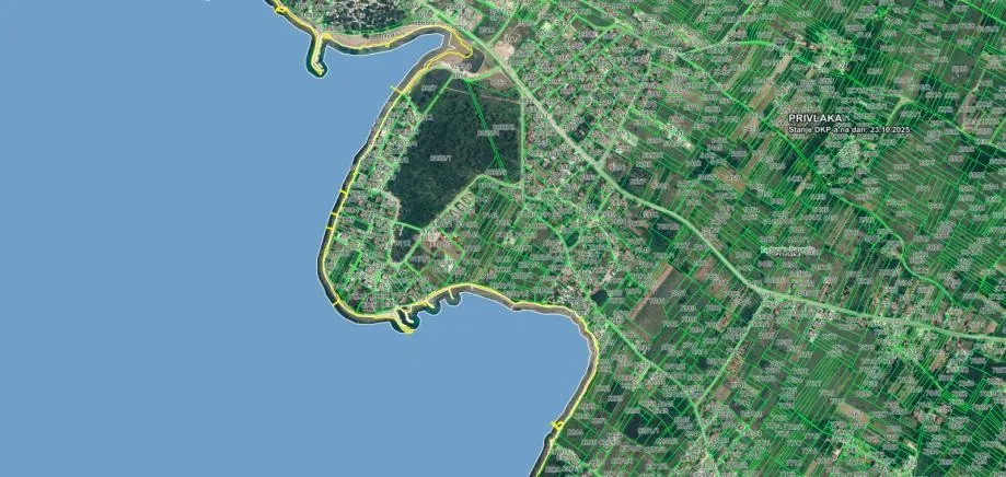 privlaka- građevinsko zemljište 642 m2, 200 m od mora i plaže !!! - slika 2