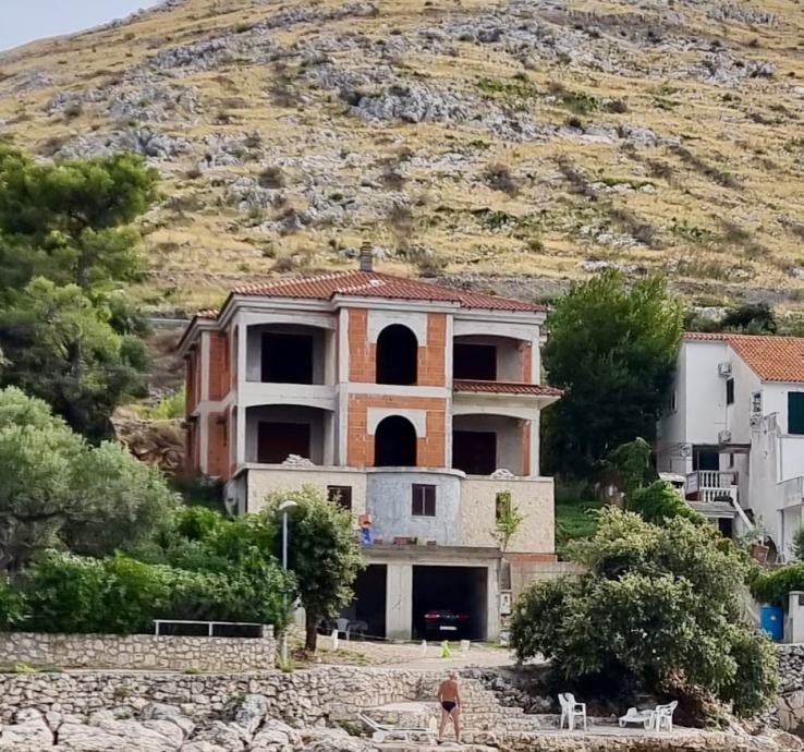 Prodaja - Kuća - Šparadići - Prvi red do mora - 364m2 + Garaža (prodaja) - Šibenik - Okolica