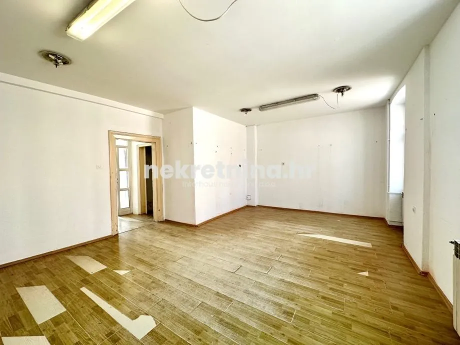 prodaja - poslovni prostor - križevci - centar - 245m2 - slika 8
