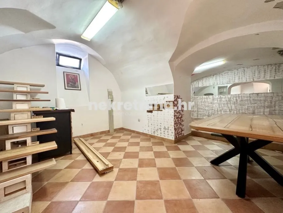 prodaja - poslovni prostor - križevci - centar - 245m2 - slika 16