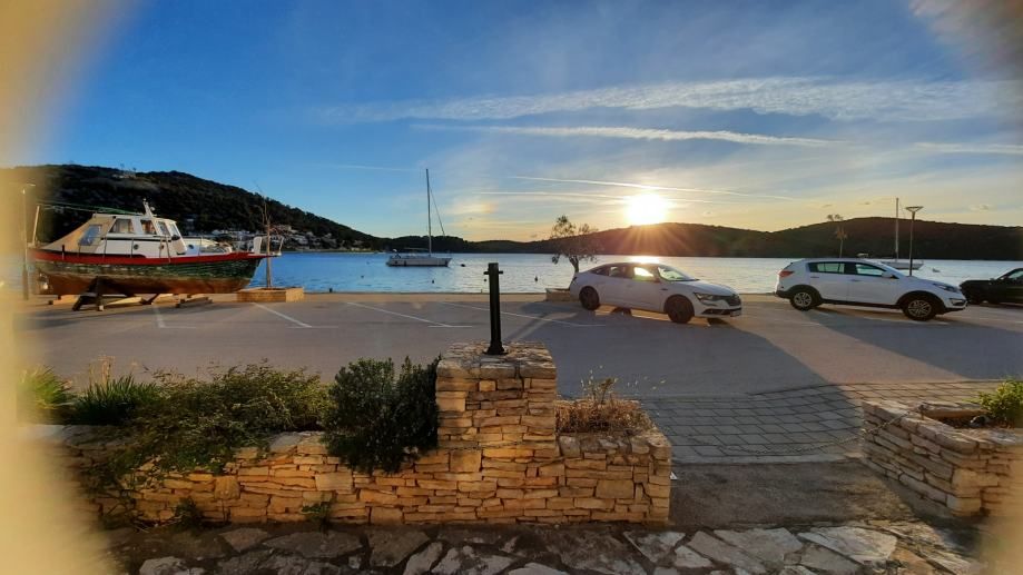 !!prvi red uz more,hotel: tisno, uslužna djelatnost, 860 m2 (prodaja) - slika 16