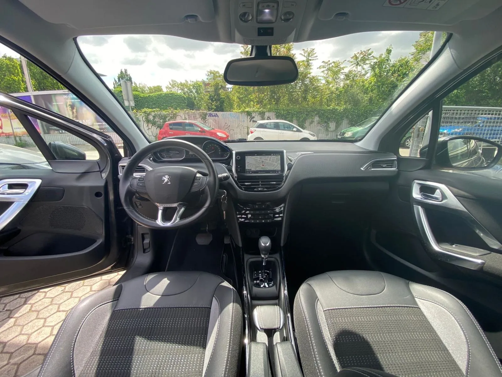 peugeot 2008 1,2 puretech automatik, navi, tempomat, 4x garancija!!! - slika 20