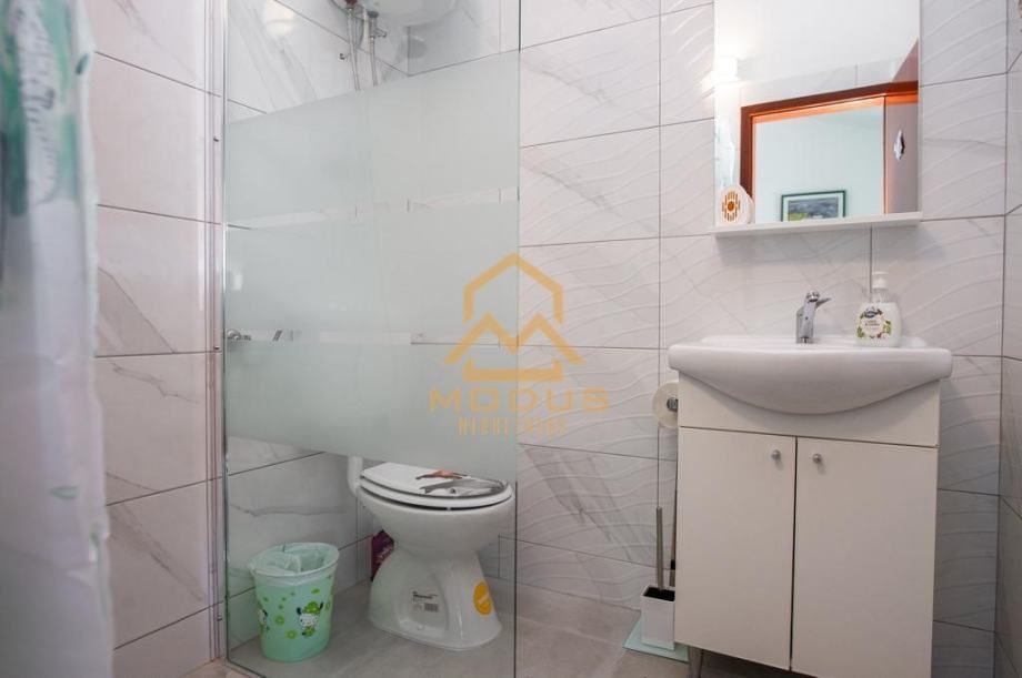 rogoznica, apartmanska kuća u blizina plaže** (prodaja) - slika 8