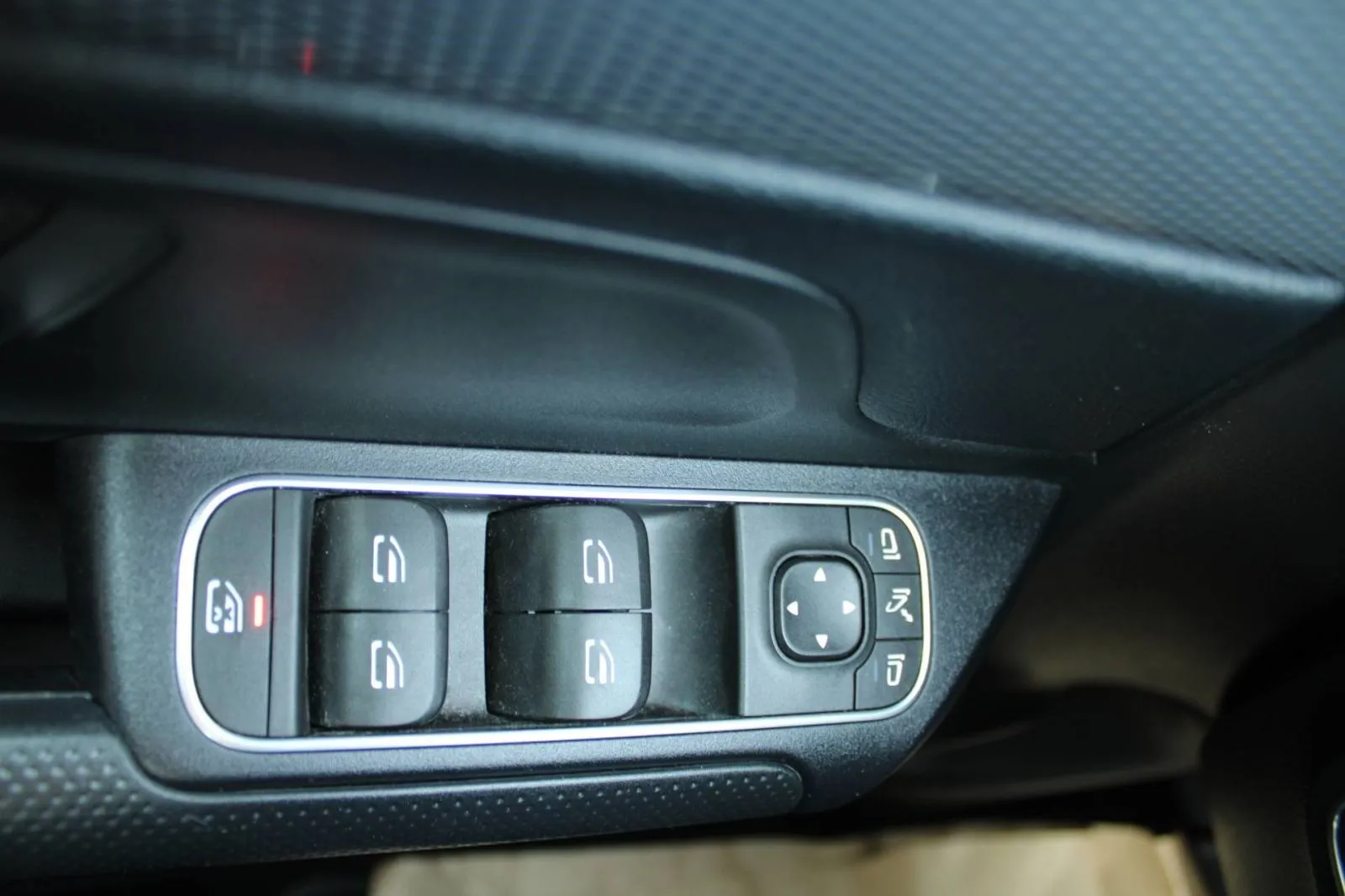mercedes-benz klasa b 180d autoamtik *led, navigacija, kamera* - slika 16