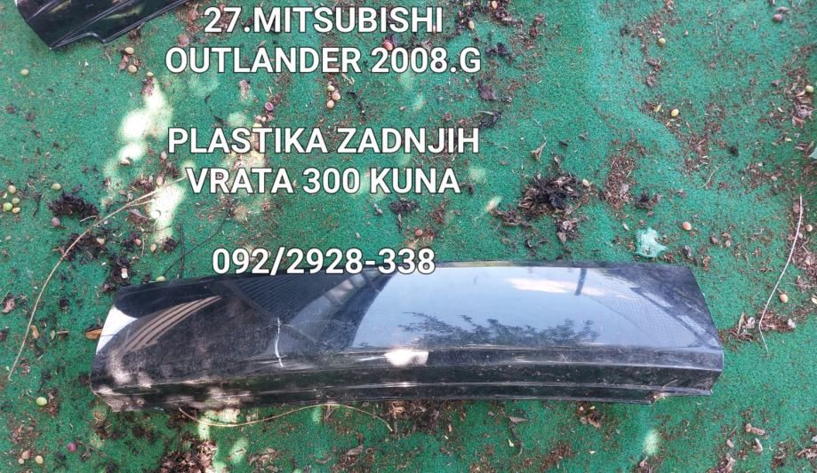 Mitsubishi Outlander 2008.godina plastika zadnjih vrata - Hrvatski Leskovac, Zagreb